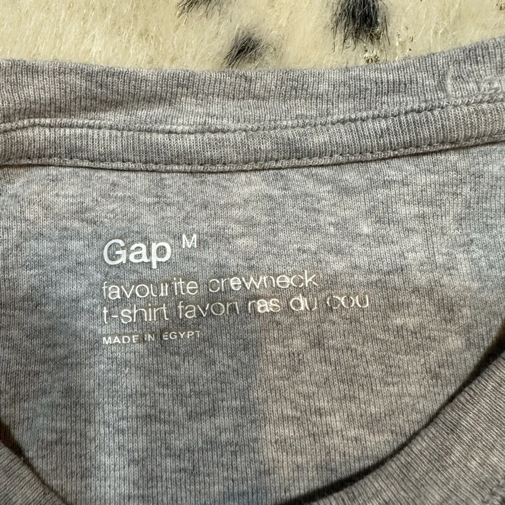 GAP Girl’s Gray Crewneck Long Sleeve Tee Shirt Size Medium